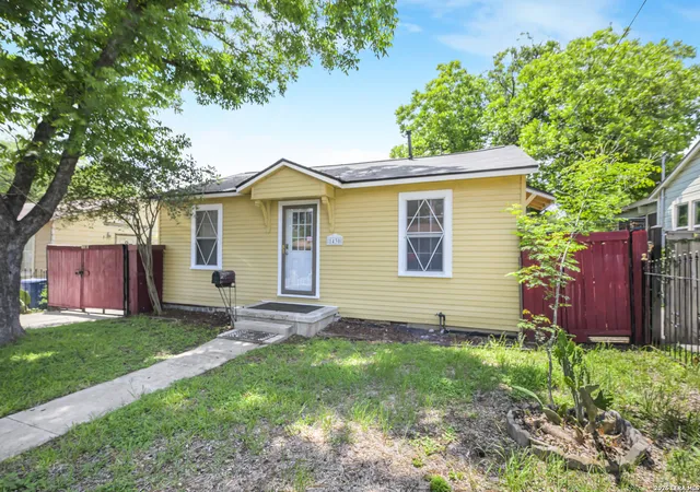 Homes for sale in San Antonio, TX | 1430 W Kings Hwy, San Antonio, TX 78201 | MLS# 1965664