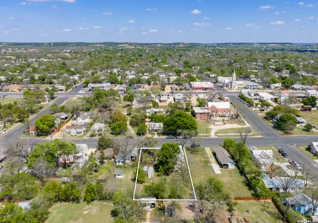 Photo 3 of Single family home for sale at 505 W San Antonio, Fredericksburg, TX 78624 | MLS# 1965673 | Listing updated on 2026-05-22