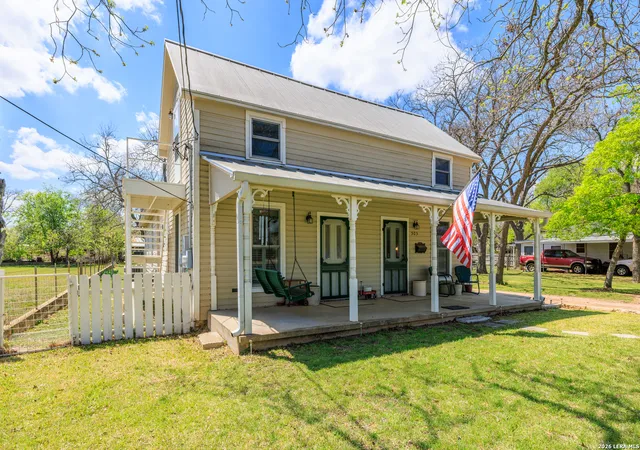 Photo 4 of Single family home for sale at 505 W San Antonio, Fredericksburg, TX 78624 | MLS# 1965673 | Listing updated on 2026-05-22