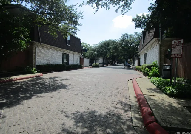 Homes for sale in Olmos Park, TX | 1045 Shook Ave, Olmos Park, TX 78212 | Houzeo