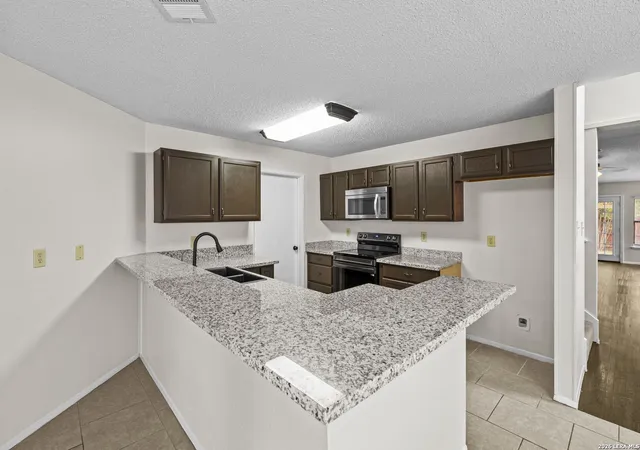 2nd image of 10338 Country Vis, San Antonio, TX 78240 | MLS# 1965736
