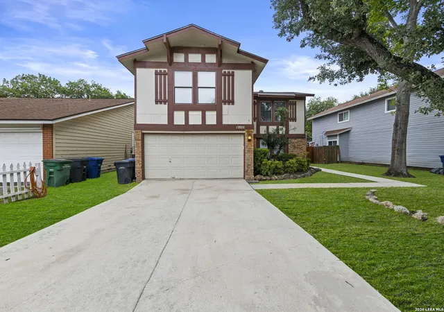 Photo 3 of Sale Pending at 10338 Country Vis, San Antonio, TX 78240 | MLS# 1965736 | Listing updated on 2026-07-30