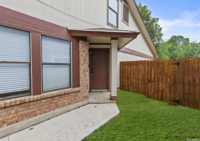 Photo 4 of Sale Pending at 10338 Country Vis, San Antonio, TX 78240 | MLS# 1965736 | Listing updated on 2026-07-30