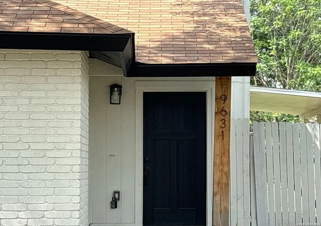 Photo 4 of Single family home for sale at 9631 Ivy Bend, San Antonio, TX 78250 | MLS# 1965738 | Listing updated on 2026-05-11