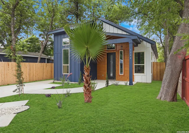 Homes for sale in San Antonio, TX | 1204 Center St, San Antonio, TX 78202 | MLS# 1965756