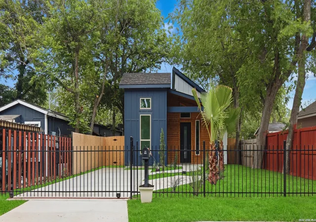 Homes for sale in San Antonio, TX | 1204 Center St, San Antonio, TX 78202 | MLS# 1965756