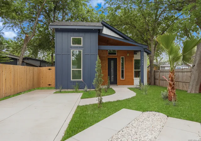 Homes for sale in San Antonio, TX | 1204 Center St, San Antonio, TX 78202 | MLS# 1965756