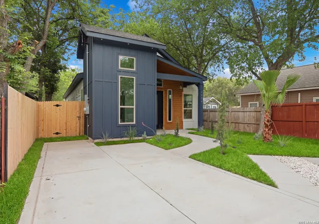 Homes for sale in San Antonio, TX | 1204 Center St, San Antonio, TX 78202 | MLS# 1965756