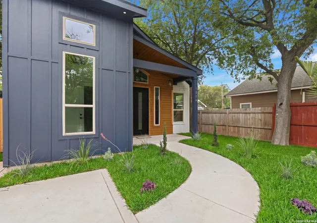Homes for sale in San Antonio, TX | 1204 Center St, San Antonio, TX 78202 | MLS# 1965756