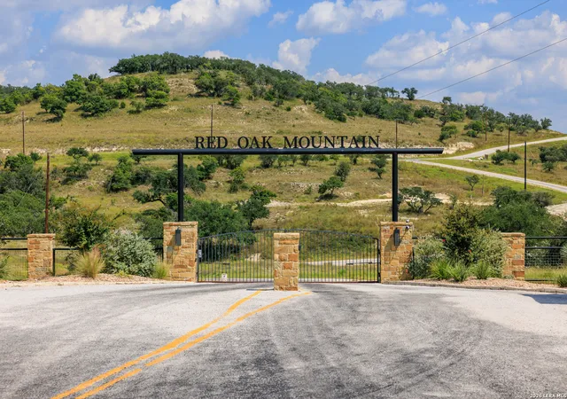 2nd image of 189 Fallen Acorn, Blanco, TX 78606 | MLS# 1965768