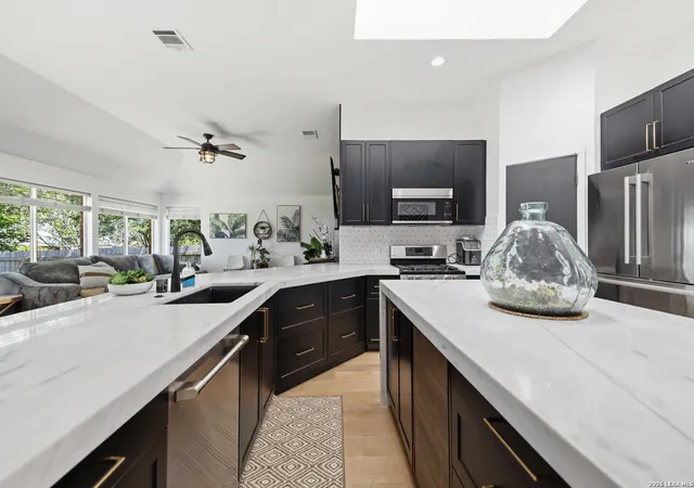 5th image of 6435 Old Harbor Ln, Austin, TX 78739 | MLS# 1965799