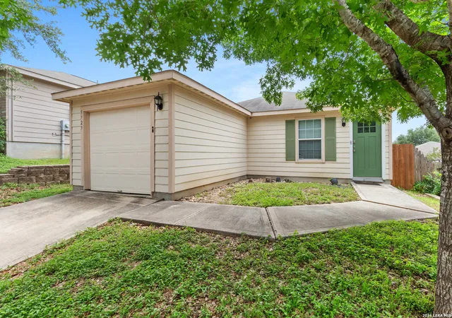 Photo 2 of Sale Pending at 5727 Hickory Cyn, San Antonio, TX 78252 | MLS# 1965841 | Listing updated on 2026-08-16