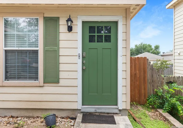 Photo 3 of Sale Pending at 5727 Hickory Cyn, San Antonio, TX 78252 | MLS# 1965841 | Listing updated on 2026-08-16