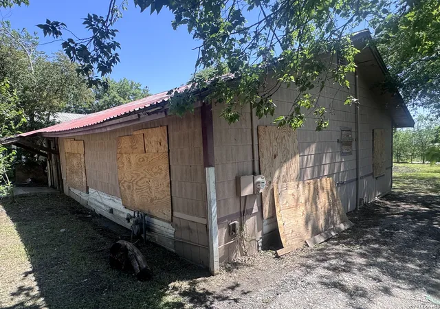 Photo 3 of Single family home for sale at 410 Amanda St, San Antonio, TX 78220 | MLS# 1965854 | Listing updated on 2026-09-17