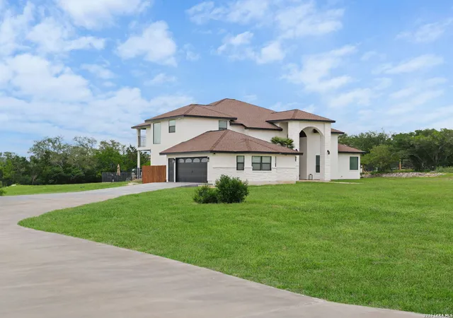 Photo 2 of Single family home for sale at 1247 Private Road 3702, San Antonio, TX 78253 | MLS# 1965863 | Listing updated on 2026-09-20