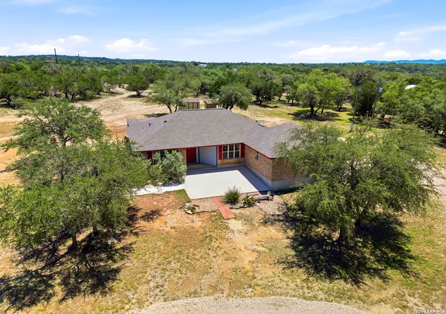 Photo 1 of Single family home for sale at 342 Chipman Ct, Bandera, TX 78003 | MLS# 1965955 | Listing updated on 2026-09-29