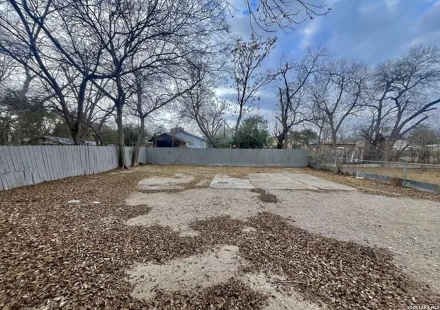 Photo 3 of Single family home for sale at 1217 Keats, San Antonio, TX 78211 | MLS# 1965979 | Listing updated on 2026-05-23