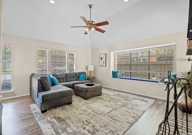 3rd image of 9219 Broxton Dr, San Antonio, TX 78240 | MLS# 1966063