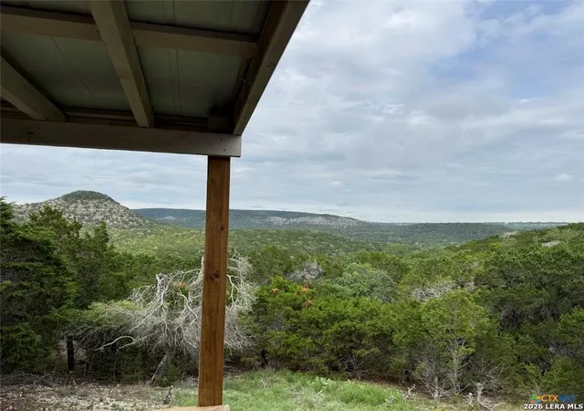 3rd image of 621 Stenen Dr, Canyon Lake, TX 78133 | MLS# 1966069
