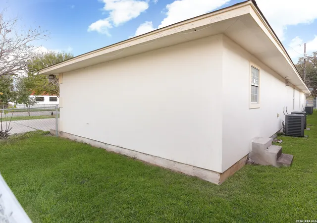 14th image of 507 Oregon St, San Antonio, TX 78211 | MLS# 1966102