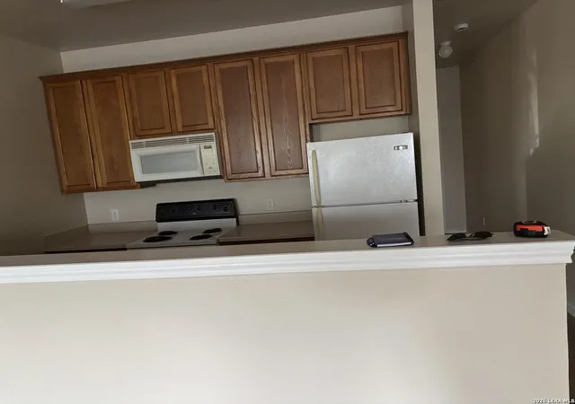 4th image of 10614 Mathom, Universal City, TX 78148 | MLS# 1966125