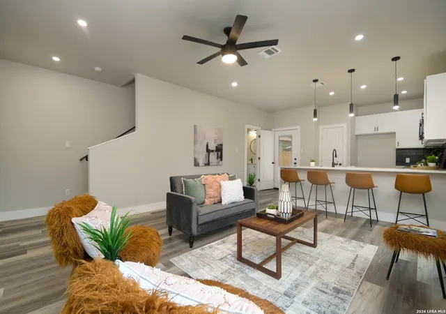 Photo 3 of Sale Pending at 803 Indiana St, San Antonio, TX 78210 | MLS# 1966138 | Listing updated on 2026-05-18
