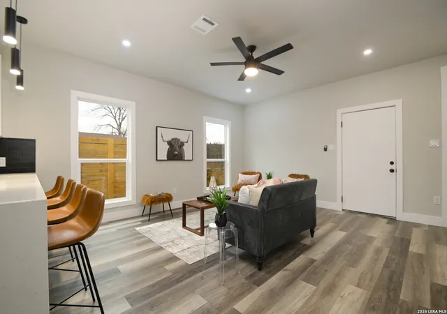 Photo 3 of Sale Pending at 803 Indiana St, San Antonio, TX 78210 | MLS# 1966138 | Listing updated on 2026-05-18