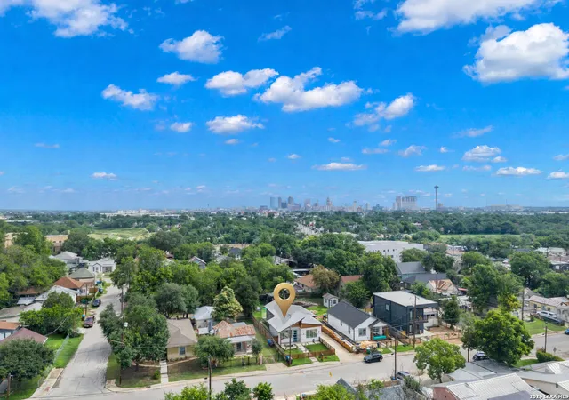 3rd image of 211 W Lubbock St, San Antonio, TX 78204 | MLS# 1966256