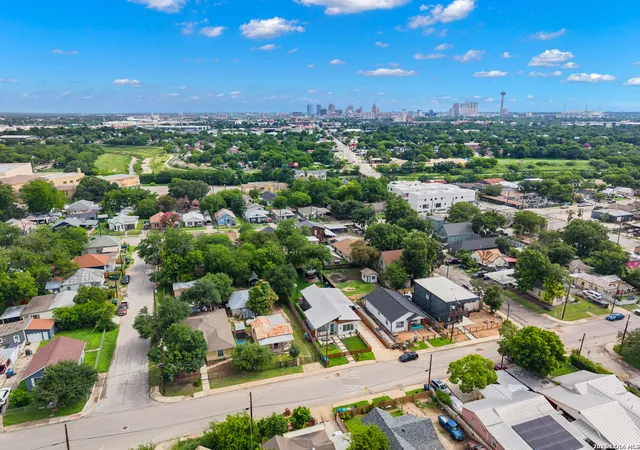 4th image of 211 W Lubbock St, San Antonio, TX 78204 | MLS# 1966256
