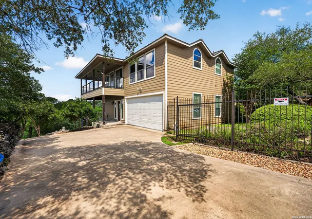 Photo 2 of Single family home for sale at 1130 Canyon Spgs, Canyon Lake, TX 78133 | MLS# 1966307 | Listing updated on 2026-09-08