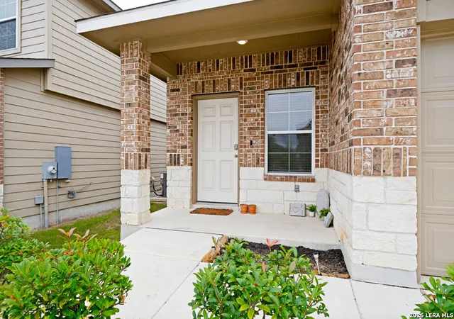 Photo 2 of Single family home for sale at 1563 Chianti Pass, New Braunfels, TX 78132 | MLS# 1966385 | Listing updated on 2026-05-24