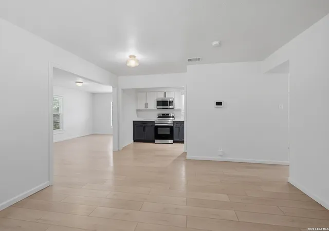 Photo 4 of Single family home for sale at 258 Antrim Dr, San Antonio, TX 78218 | MLS# 1966428 | Listing updated on 2026-09-11