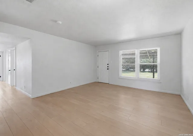 Photo 3 of Single family home for sale at 258 Antrim Dr, San Antonio, TX 78218 | MLS# 1966428 | Listing updated on 2026-09-11