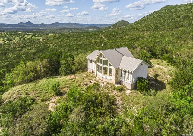 Homes for sale in Utopia, TX | 992 Bunk Road, Utopia, TX 78884 | MLS# 1966447
