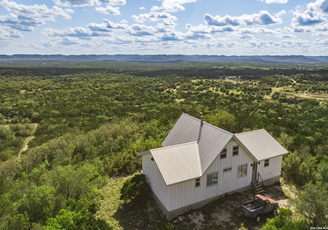 Homes for sale in Utopia, TX | 992 Bunk Road, Utopia, TX 78884 | MLS# 1966447