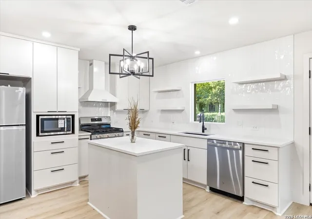 4th image of 903 Cardiff Dr, Austin, TX 78745 | MLS# 1966464