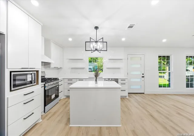 3rd image of 903 Cardiff Dr, Austin, TX 78745 | MLS# 1966464