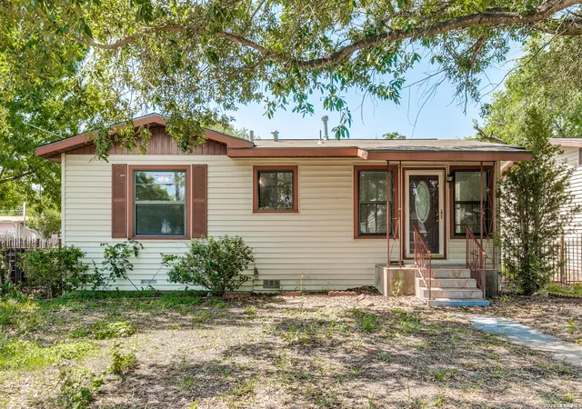 Photo 1 of Sale Pending at 630 Carlisle Ave, San Antonio, TX 78225 | MLS# 1966479 | Listing updated on 2026-08-20