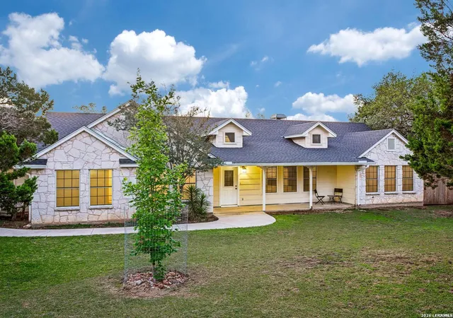 Photo 2 of Single family home for sale at 1129 Desert Gold, Boerne, TX 78006 | MLS# 1966616 | Listing updated on 2026-09-17