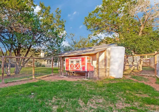 Photo 4 of Single family home for sale at 1129 Desert Gold, Boerne, TX 78006 | MLS# 1966616 | Listing updated on 2026-09-17