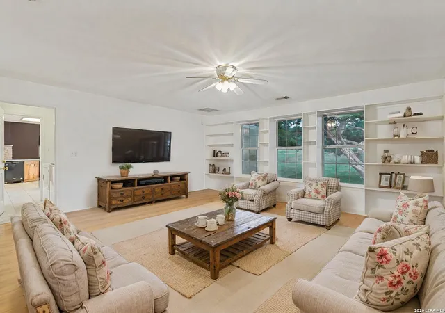 Photo 3 of Single family home for sale at 1129 Desert Gold, Boerne, TX 78006 | MLS# 1966616 | Listing updated on 2026-09-17