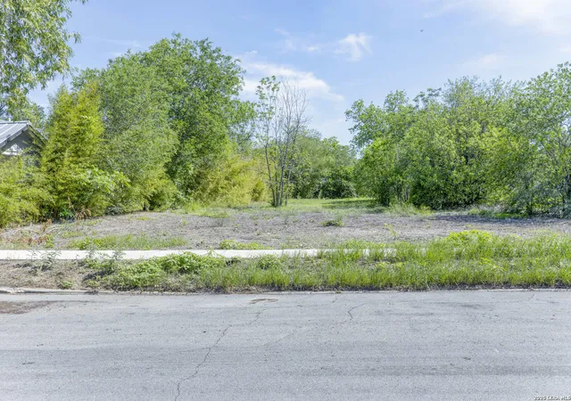 Photo 4 of Land for sale at 1008 Burnet St, San Antonio, TX 78202 | MLS# 1966725 | Listing updated on 2026-05-25