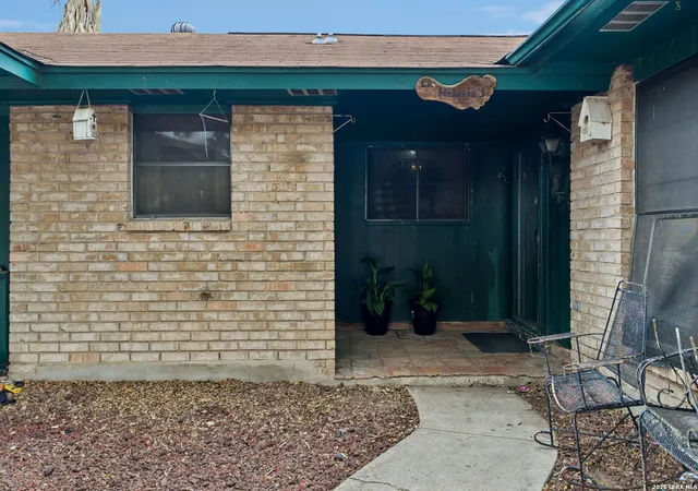 Photo 4 of Sale Pending at 7111 Forest Mont St, San Antonio, TX 78240 | MLS# 1966728 | Listing updated on 2026-05-15