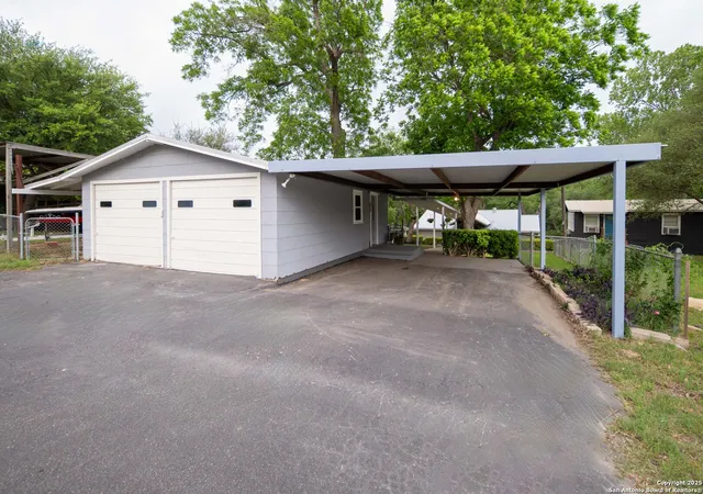 28th image of 526 Cypress, Mc Queeney, TX 78123 | MLS# 1966760