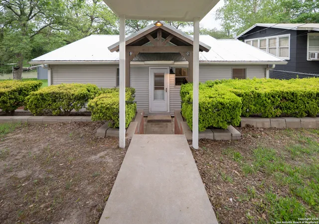 4th image of 526 Cypress, Mc Queeney, TX 78123 | MLS# 1966760