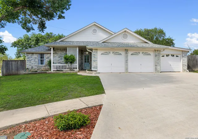 Photo 3 of Single family home for sale at 3421 Sherwin Dr, Schertz, TX 78108 | MLS# 1966814 | Listing updated on 2026-08-27