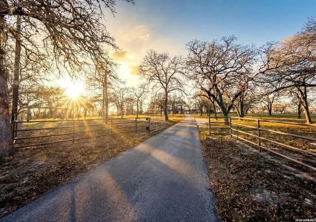 1st image of 188 Oak Hill Rd, La Vernia, TX 78121 | MLS# 1966842
