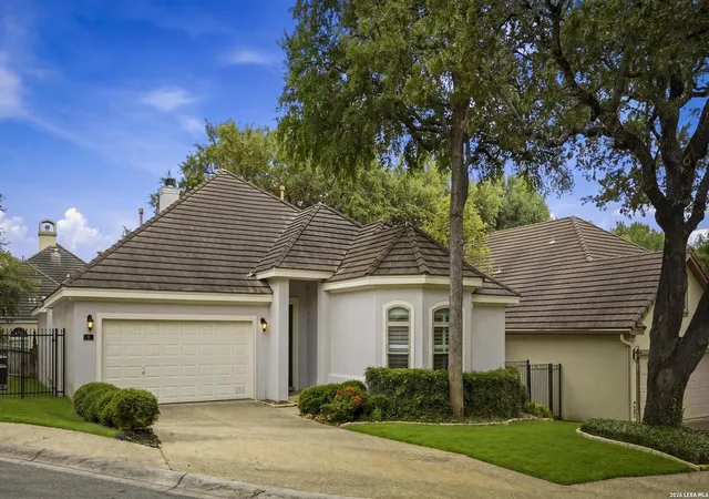 Photo 1 of Sale Pending at 8 Orsinger Frg, San Antonio, TX 78230 | MLS# 1966846 | Listing updated on 2026-08-22