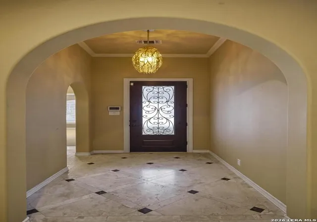 Photo 3 of Sale Pending at 8 Orsinger Frg, San Antonio, TX 78230 | MLS# 1966846 | Listing updated on 2026-08-22