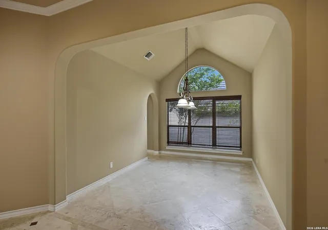Photo 4 of Sale Pending at 8 Orsinger Frg, San Antonio, TX 78230 | MLS# 1966846 | Listing updated on 2026-08-22